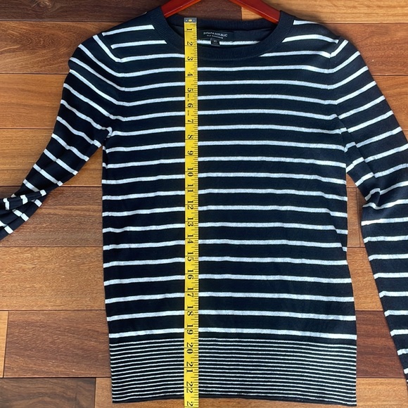 Banana Republic striped silk cashmere sweater. - Picture 6 of 8